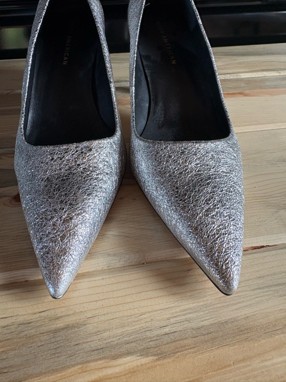 Good American Silver Pointed Toe Pumps 3"
It's a size 8 but runs like a size 9